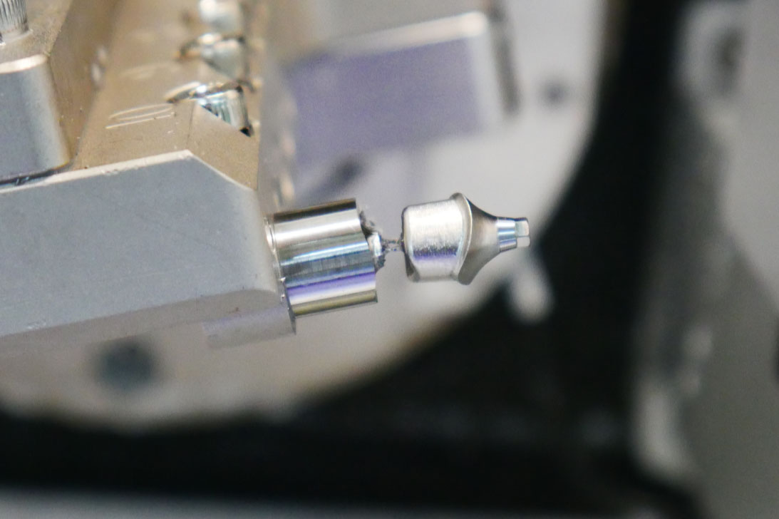 DS200-4WX/5Z｜ミリングマシン｜株式会社フォレスト・ワン